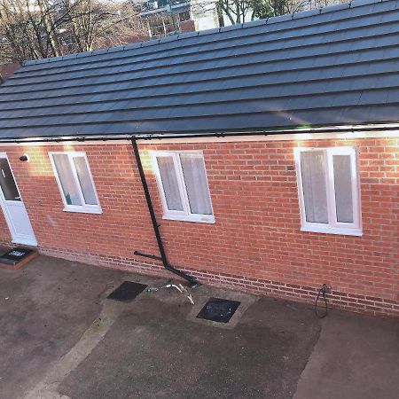 Flat 1 - Entire Modern Studio With En-Suite And Free Parking Close To Qmc, City Centre & Notts Uni ノッティンガム エクステリア 写真