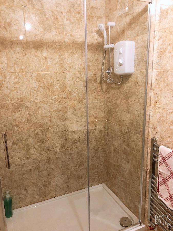Flat 1 - Entire Modern Studio With En-Suite And Free Parking Close To Qmc, City Centre & Notts Uni ノッティンガム エクステリア 写真